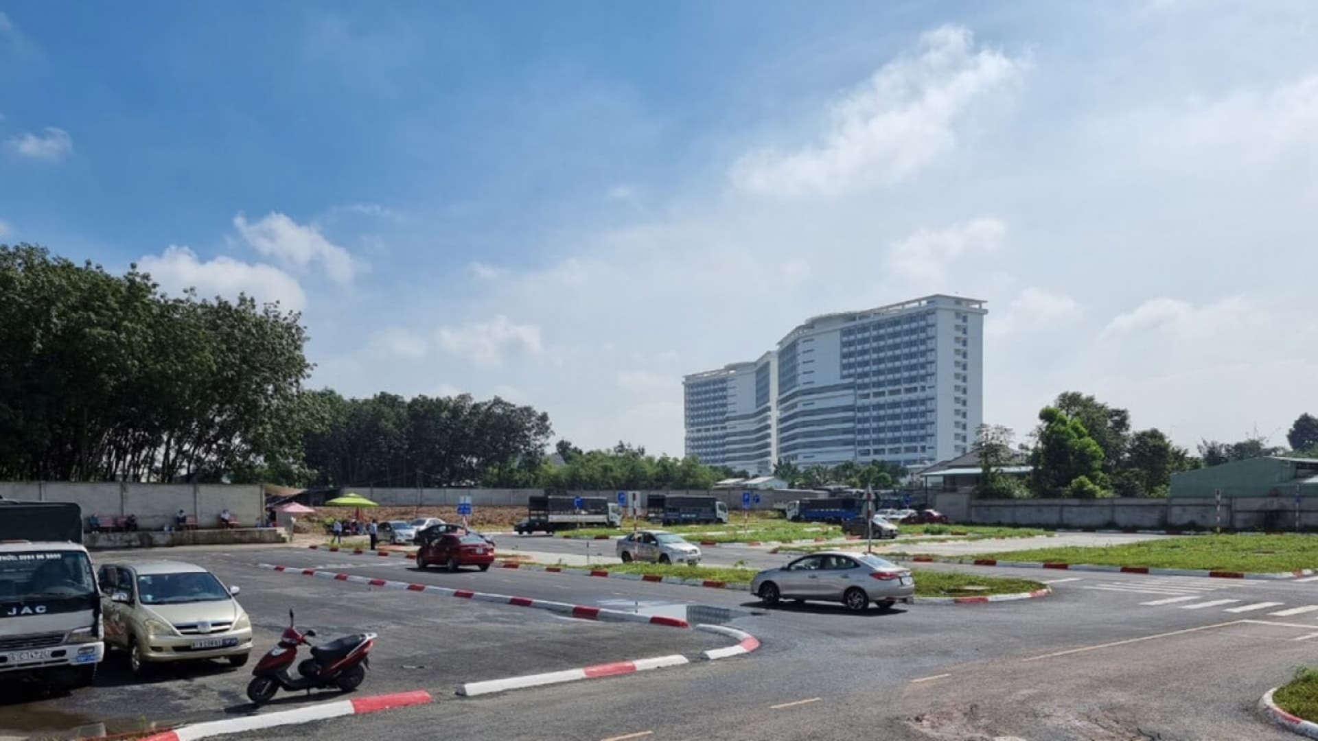 truongtrungcapnghenghiepvubinhduong.vn