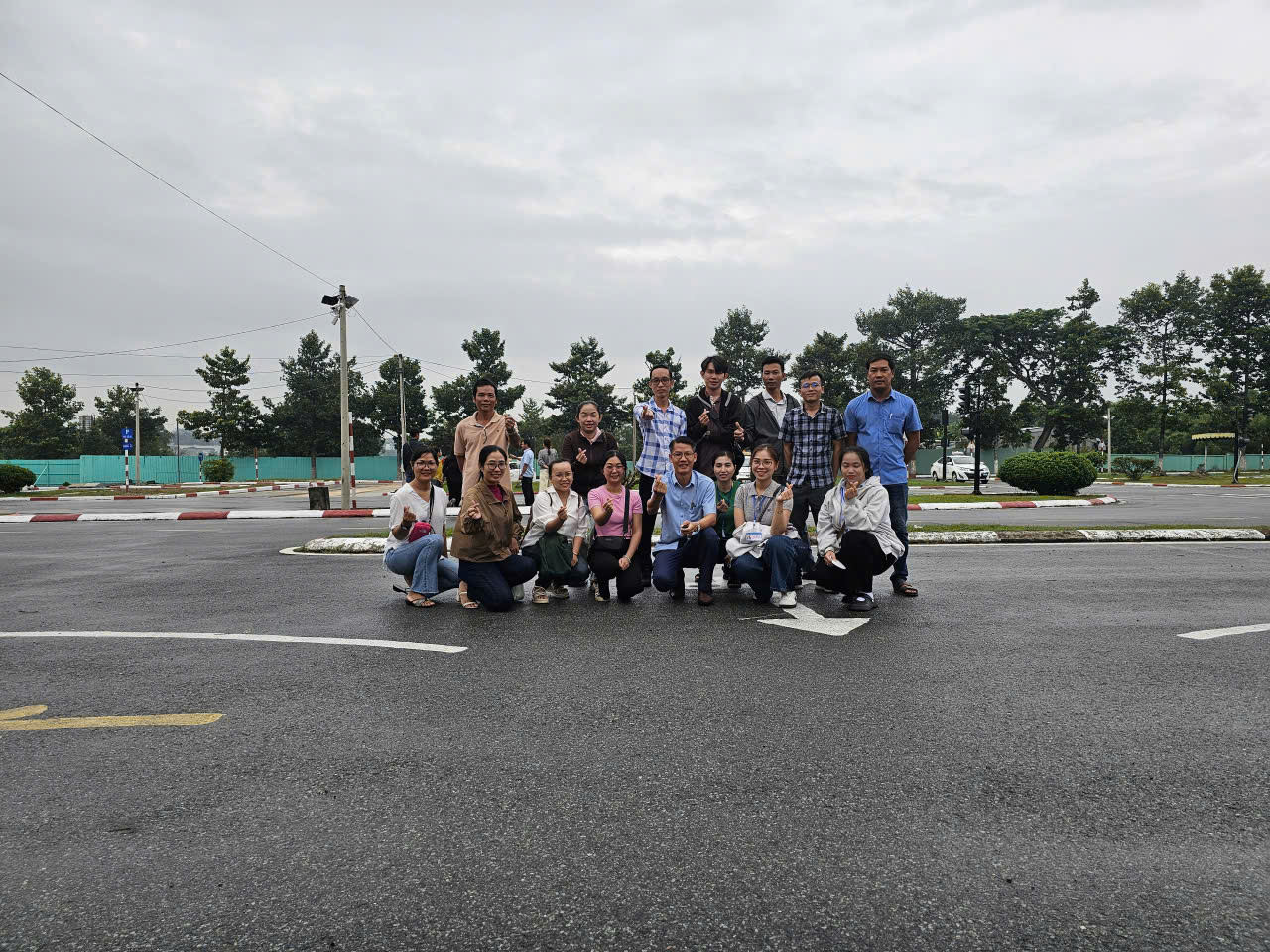 Hướng dẫn học viên học lái xe thầy Tiến