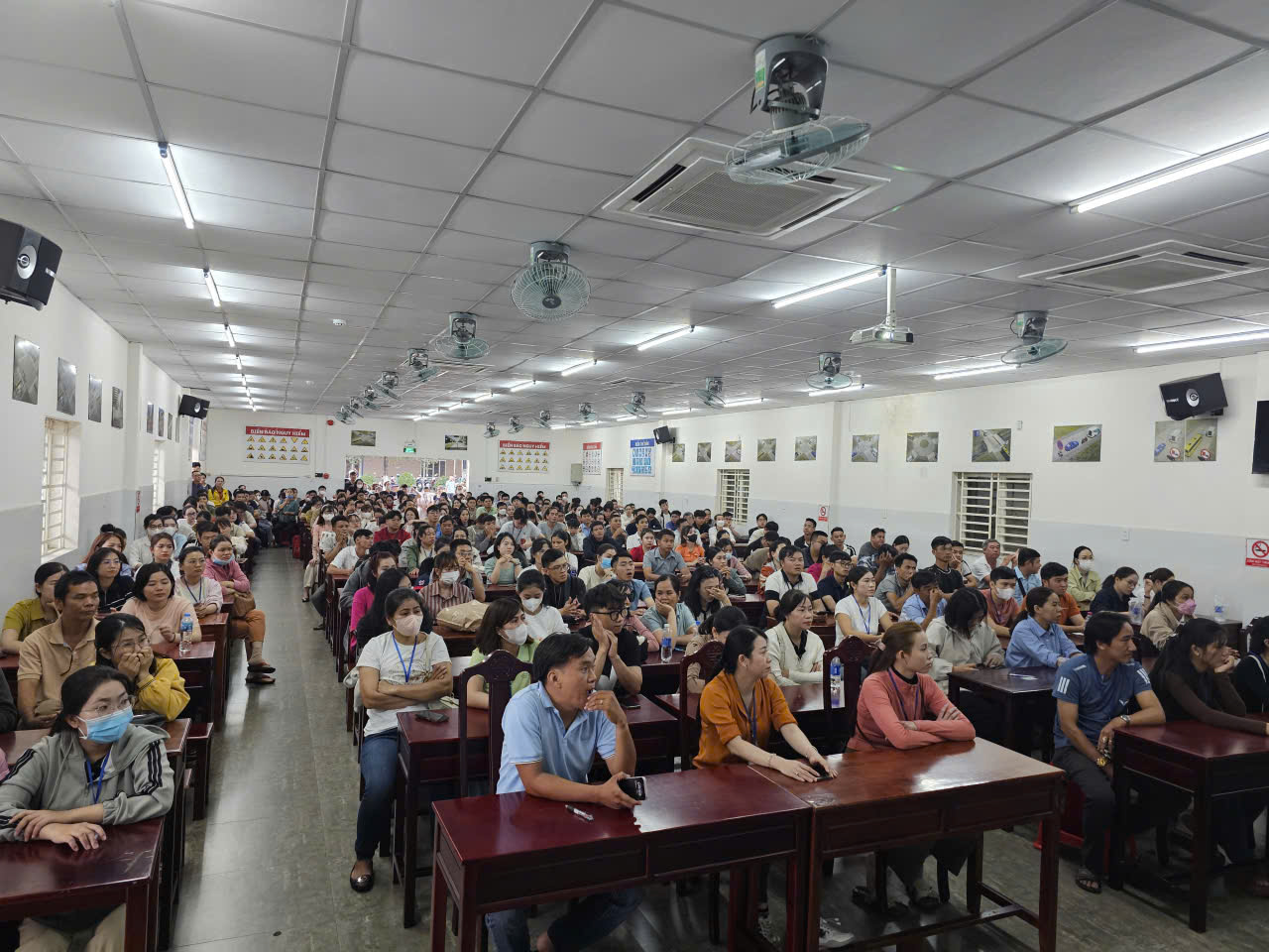 Hướng dẫn học viên học lái xe thầy Tiến